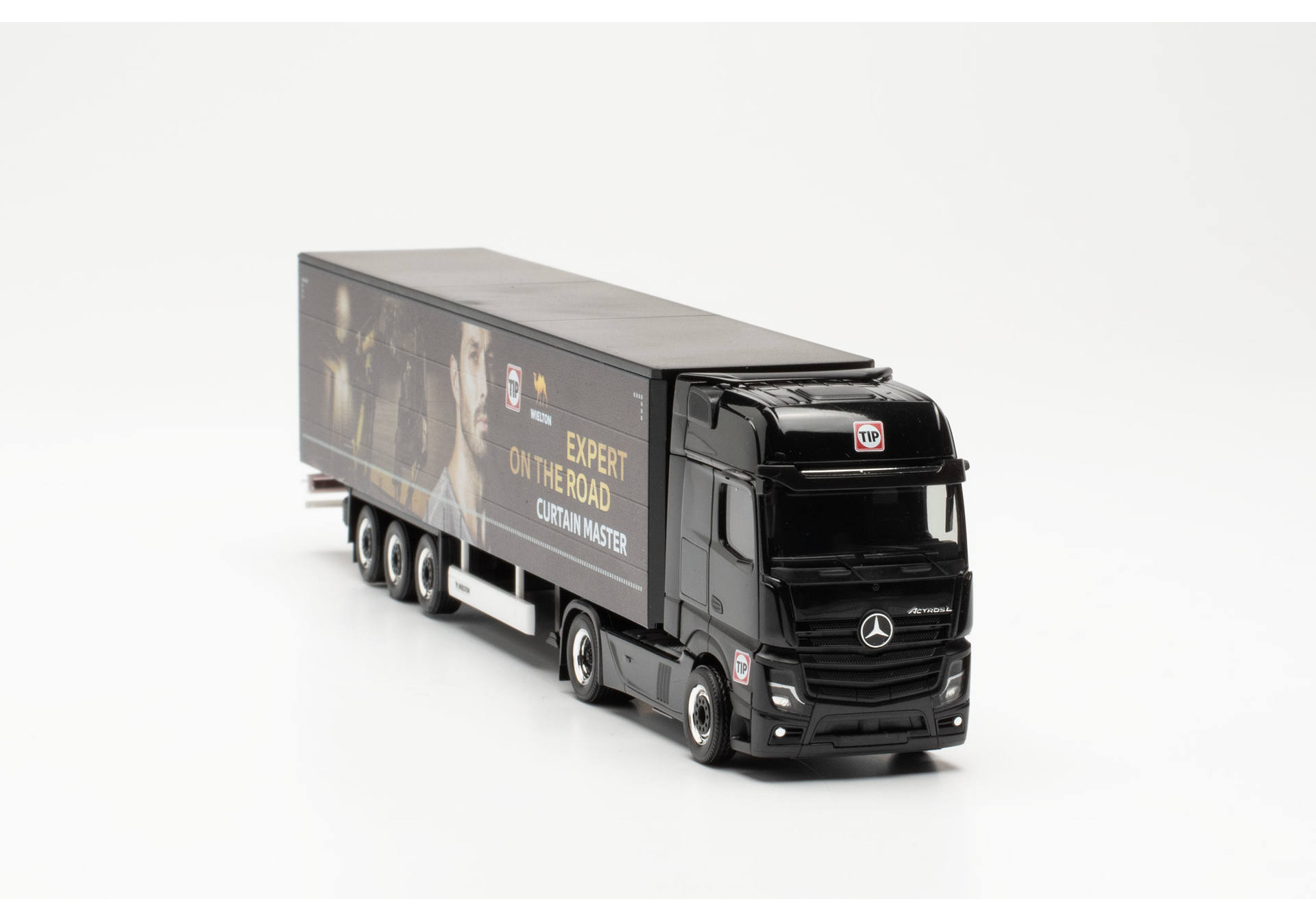 Mercedes-Benz Actros Gigaspace Gardinenplanen-Sattelzug "Wielton / TIP" (Hamburg)