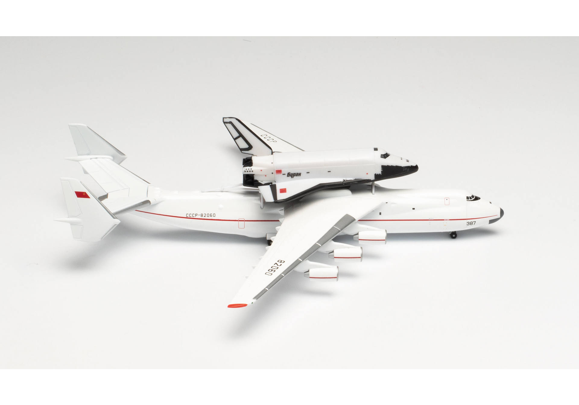 Antonov AN-225 Mriya & RKK Energiya Buran Space Orbiter (OK-1.01) Set - CCCP-82060
