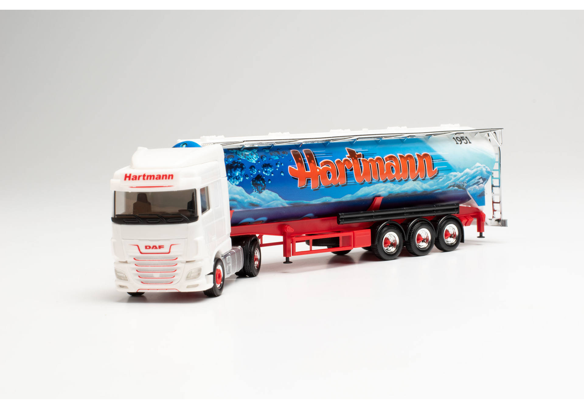 DAF XF Euro 6 SC Silo-Sattelzug „Hartmann“