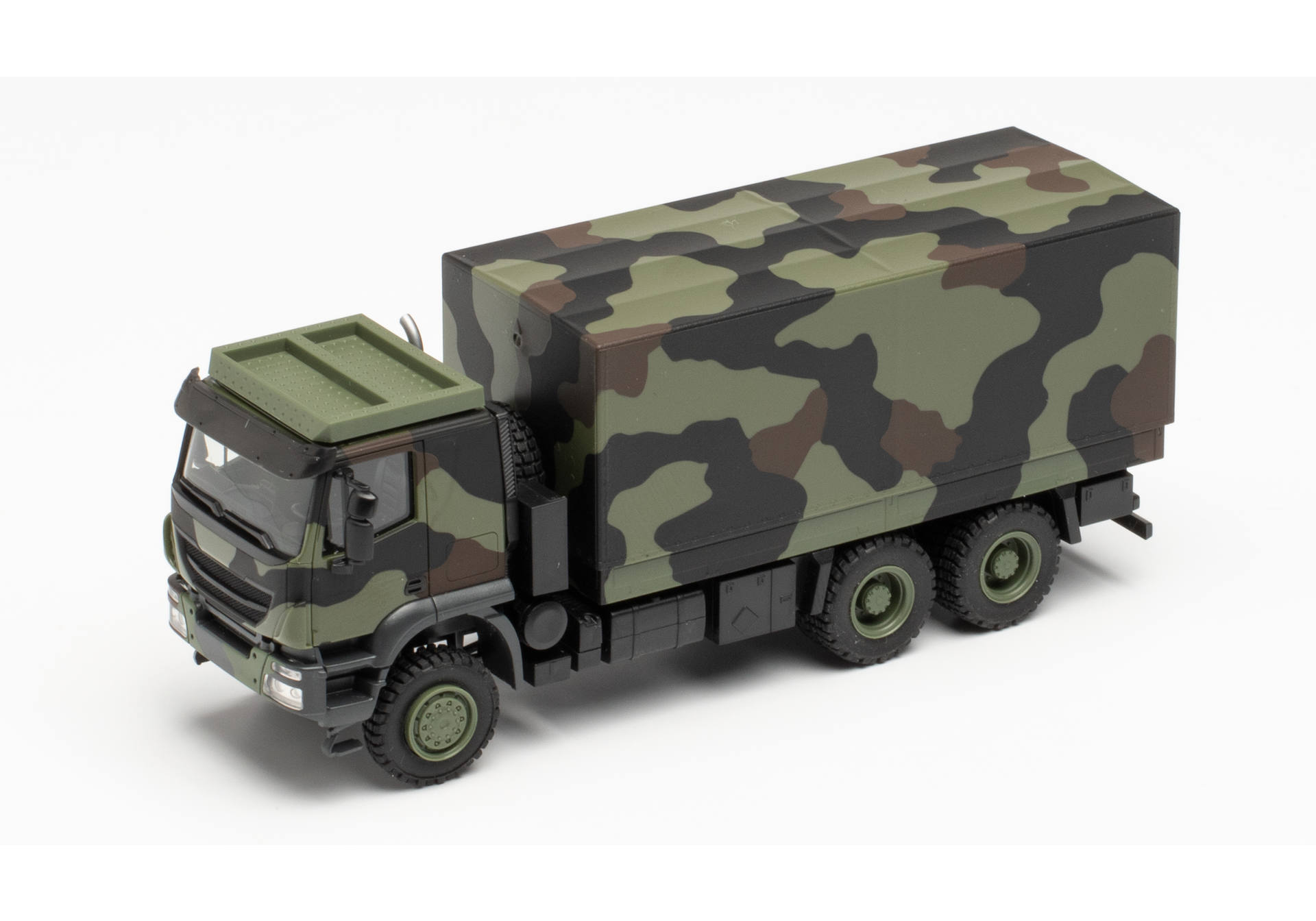 Iveco Trakker 6x6 with interchangeable body camouflage design „Bundeswehr“