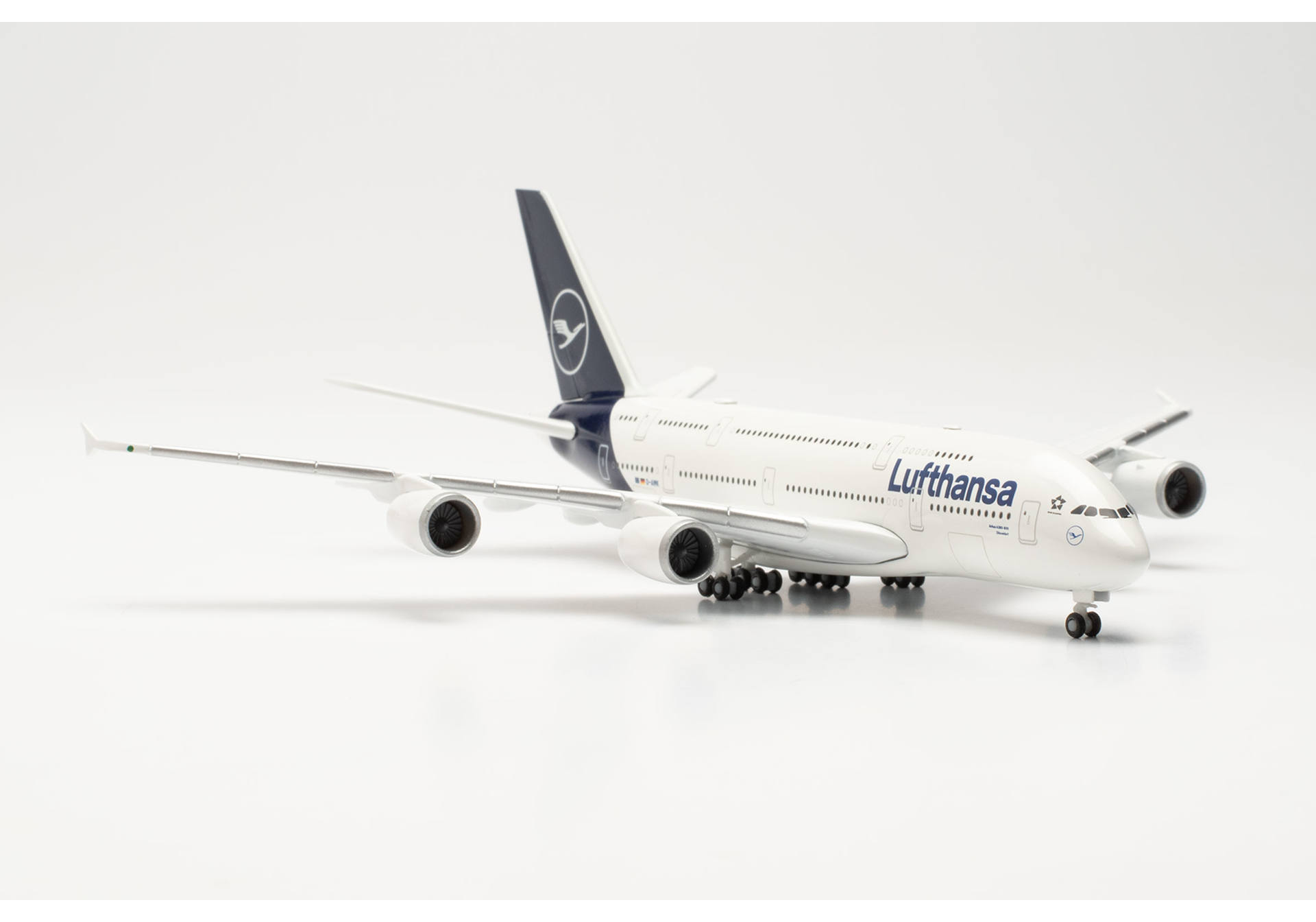 Lufthansa Airbus A380 - D-AIMK
