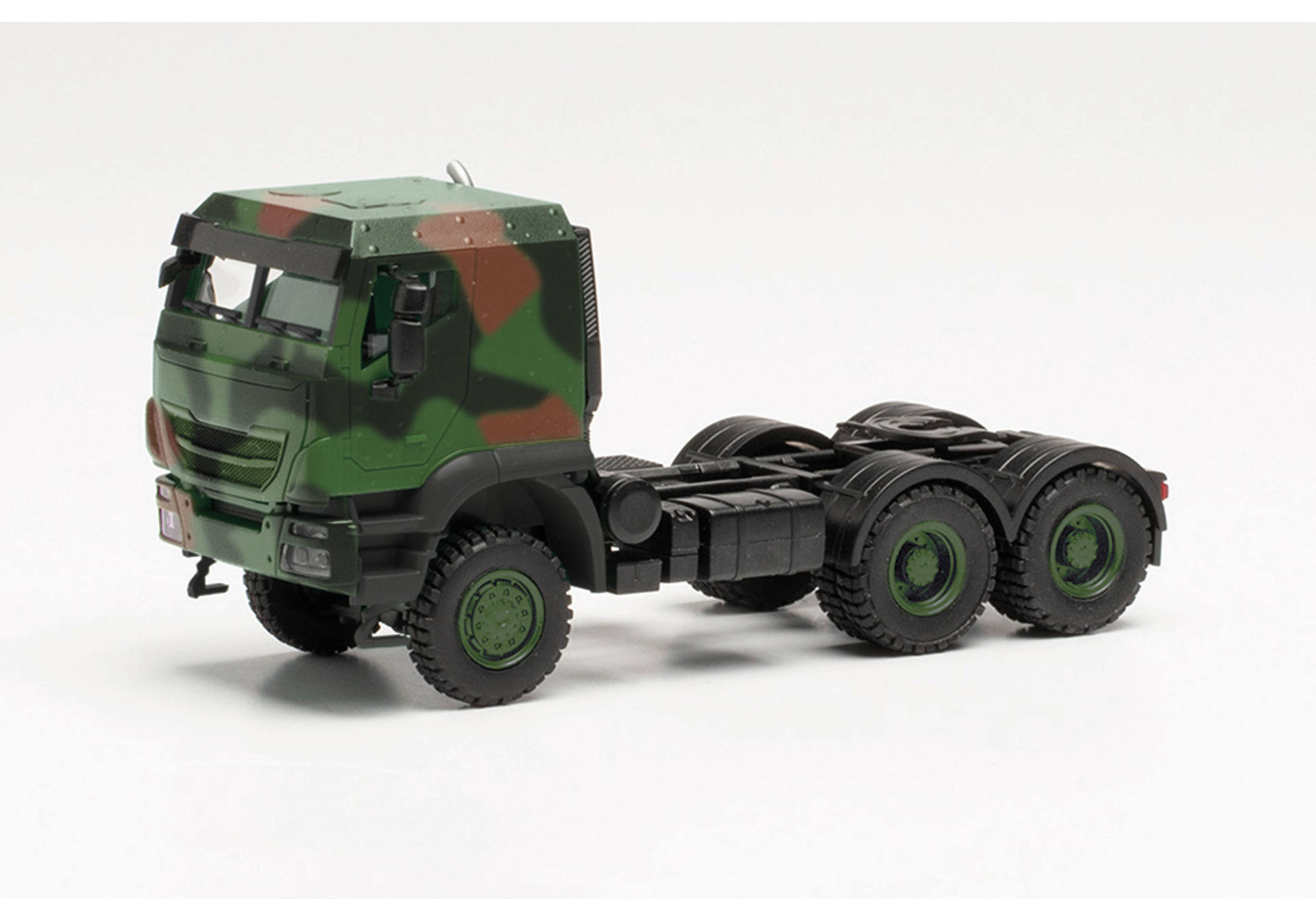 Iveco Trakker protected 6×6 tractor unit Flecktarn „Bundeswehr“