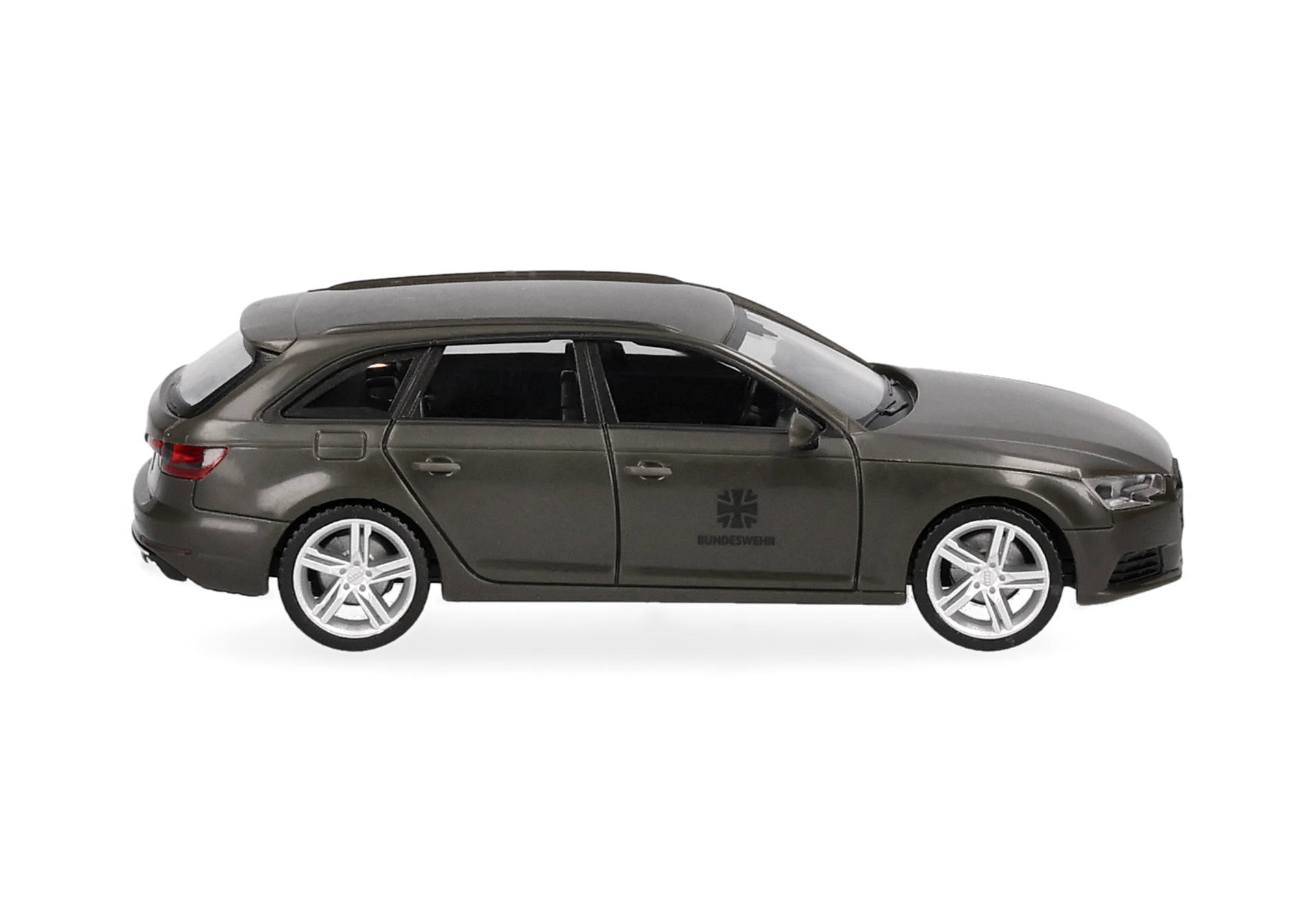 Audi A4 Avant "Bundeswehr Fuhrpark", mattoliv