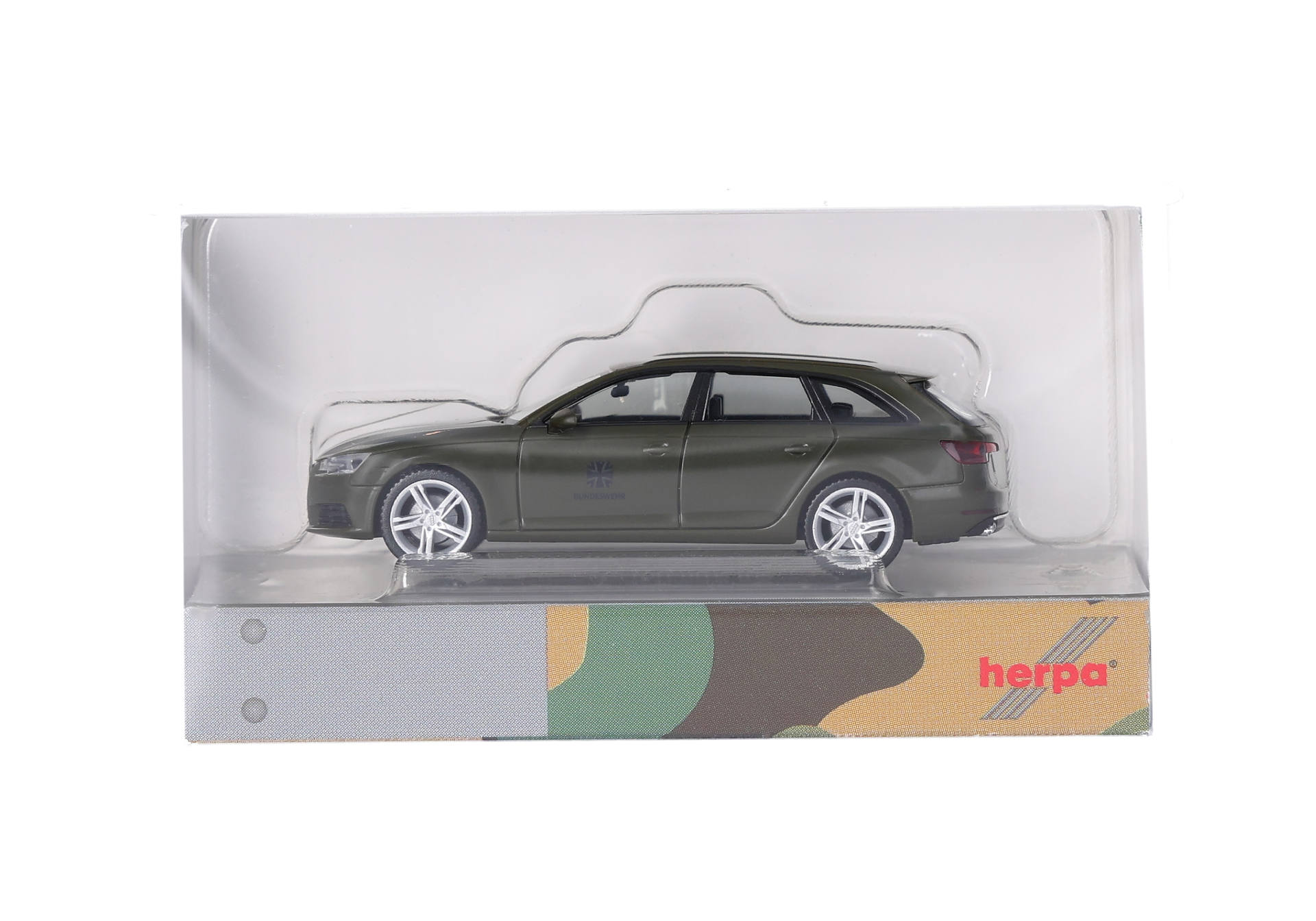 Audi A4 Avant "Bundeswehr Fuhrpark", mattoliv