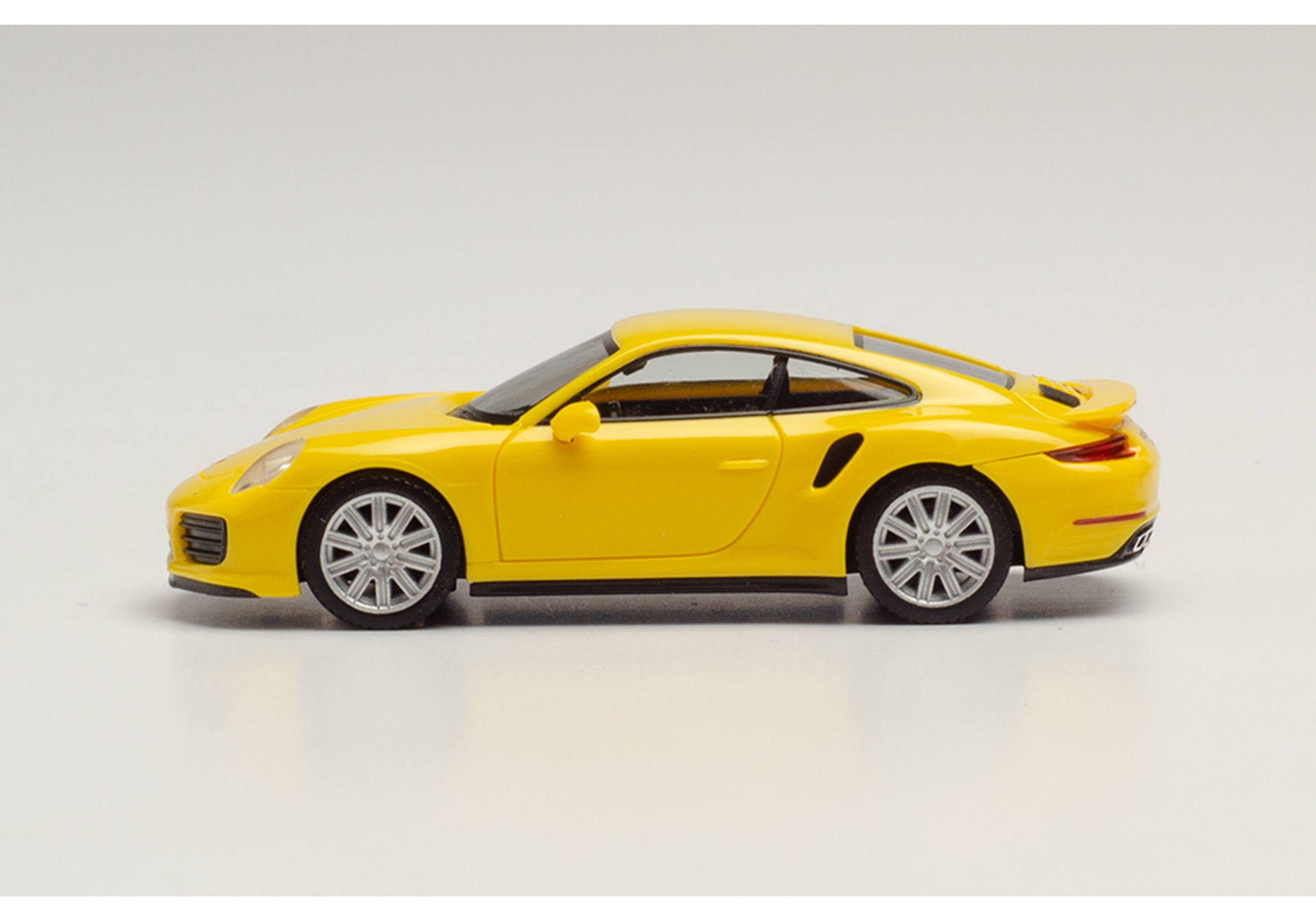 Porsche 911 Turbo, racing yellow