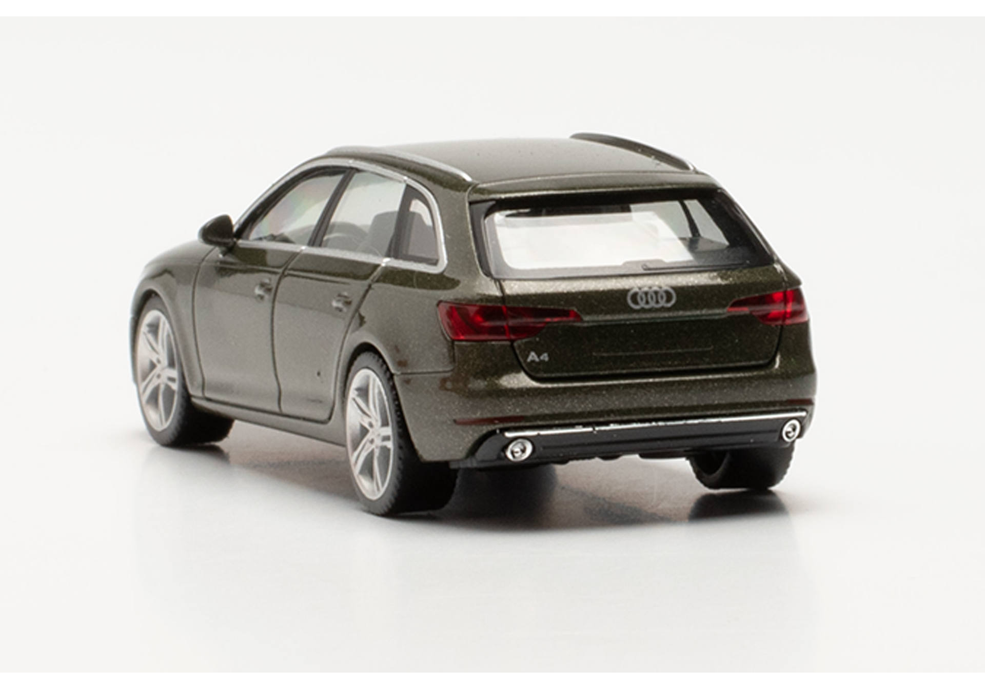 Audi A4 Avant, distriktgrün metallic