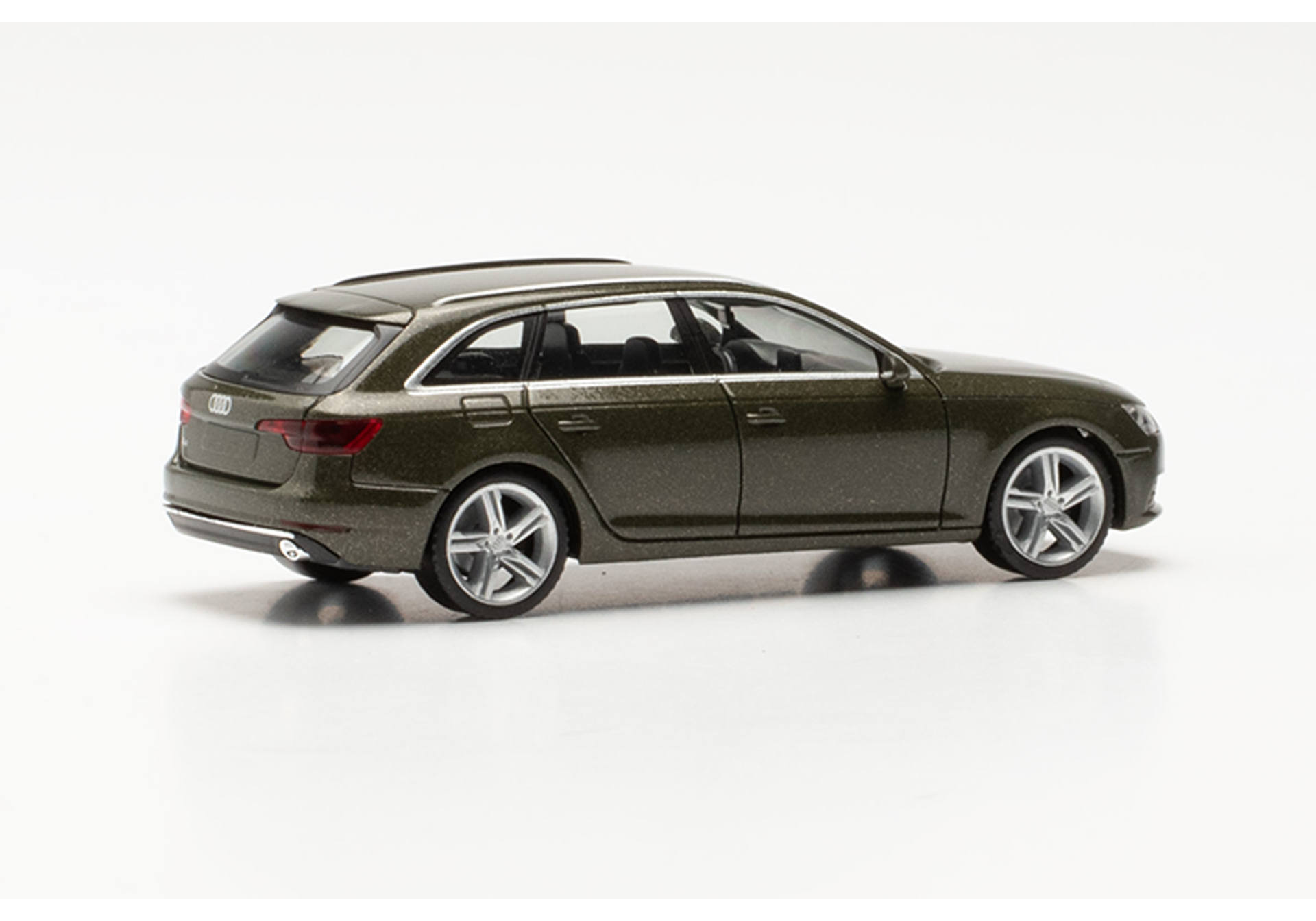 Audi A4 Avant, distriktgrün metallic