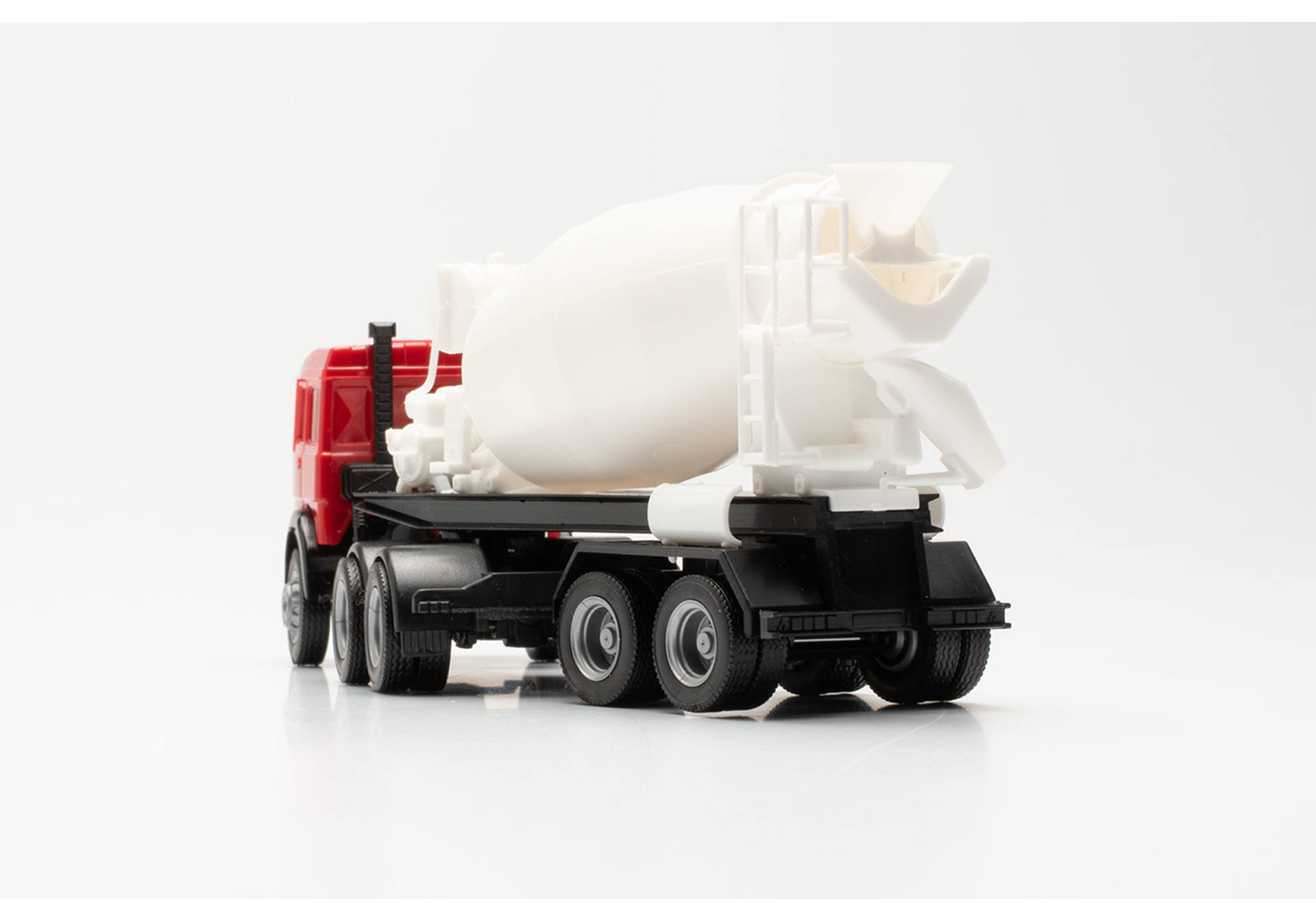 Herpa Iveco Unic concrete mixer truck, red/white 315630