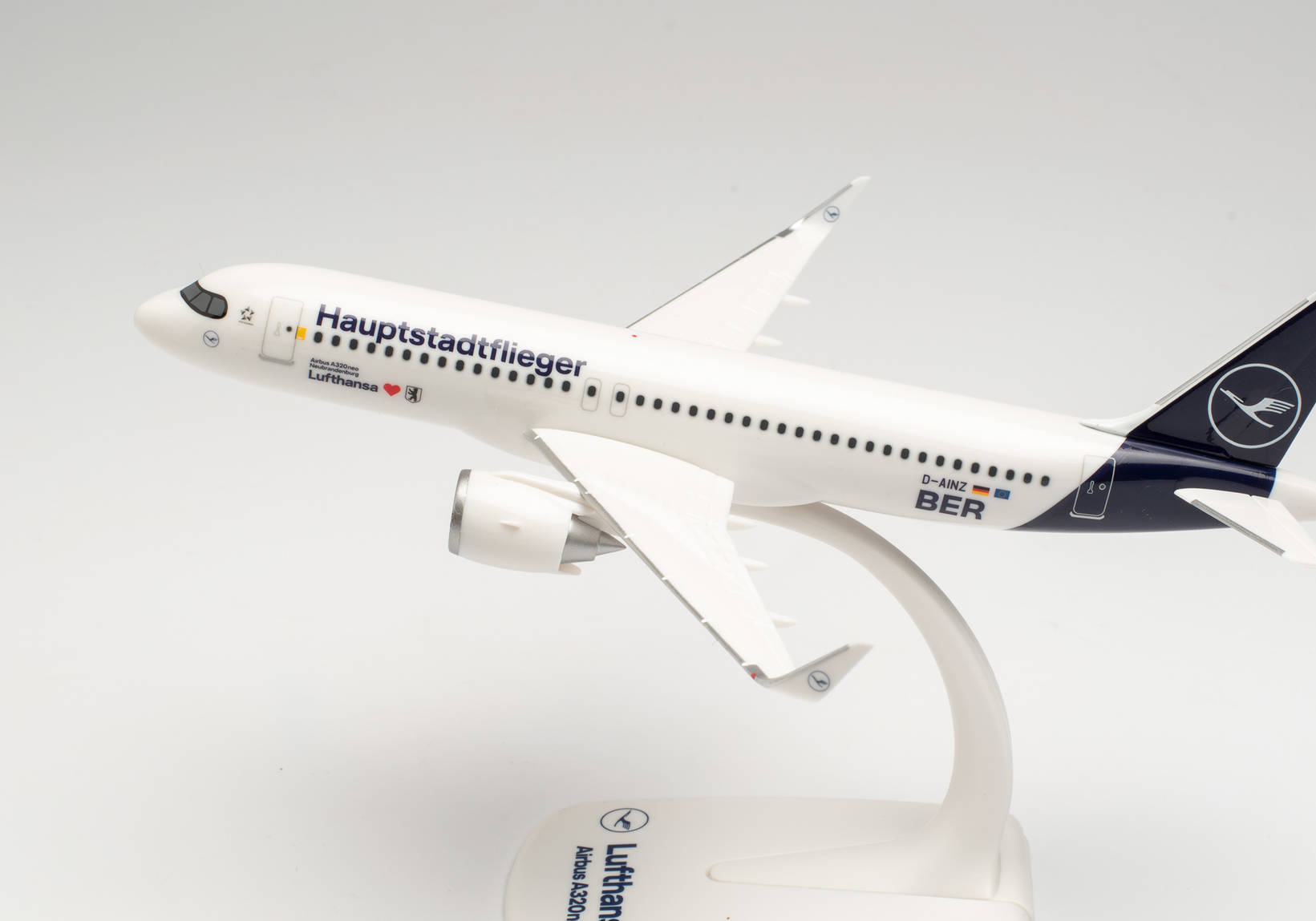 Snap-Fit: Lufthansa Airbus A320neo “Hauptstadtflieger” – D-AINZ