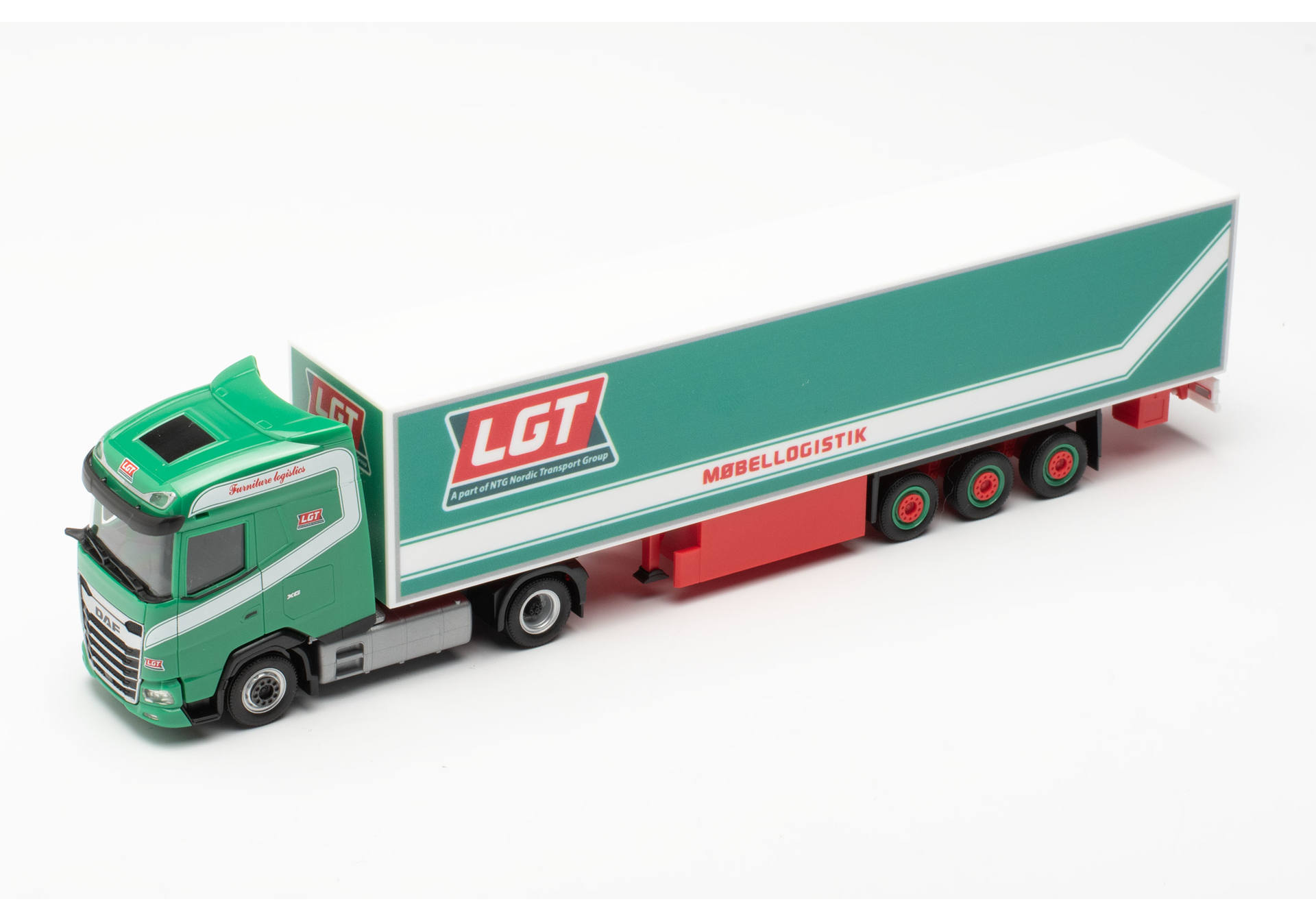 DAF XG box semitrailer "LGT Logistics AS" (Denmark/Horsens)