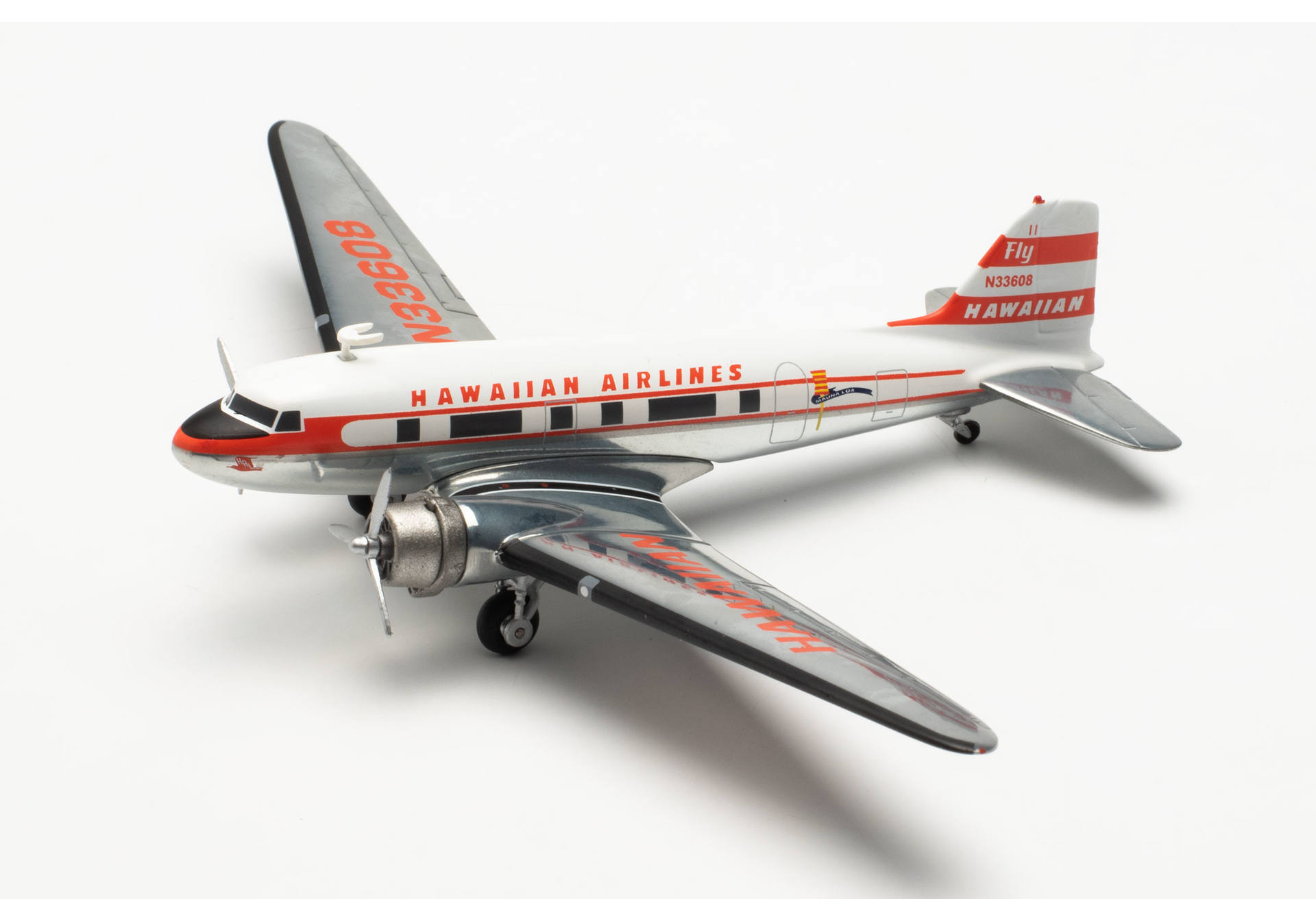 Hawaiian Airlines Douglas DC-3 “Viewmaster” – N33608