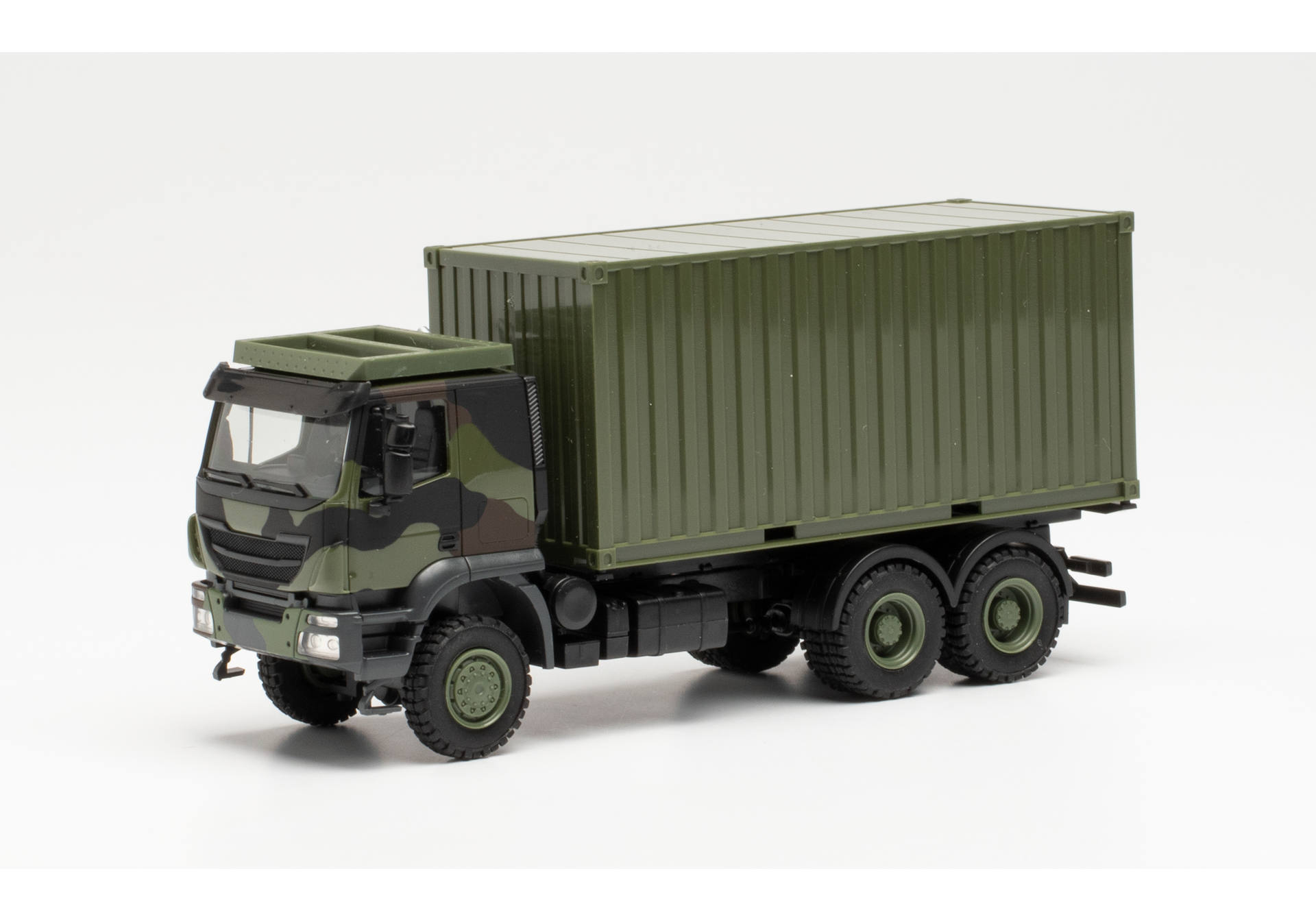 Iveco Trakker 6x6 mit 20 ft. Container Flecktarndesign "Bundeswehr"