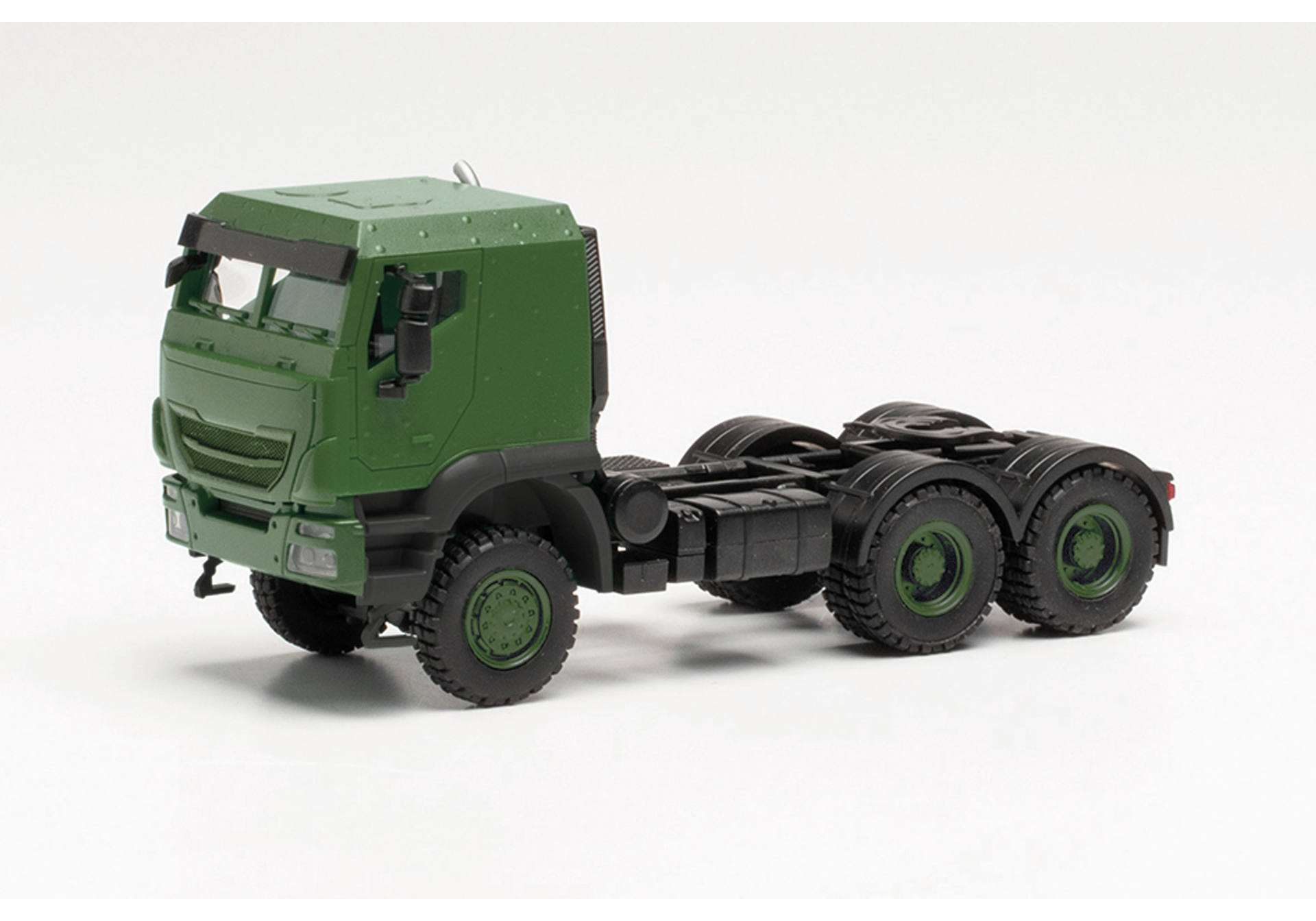 Iveco Trakker protected 6×6 tractor unit „Bundeswehr"