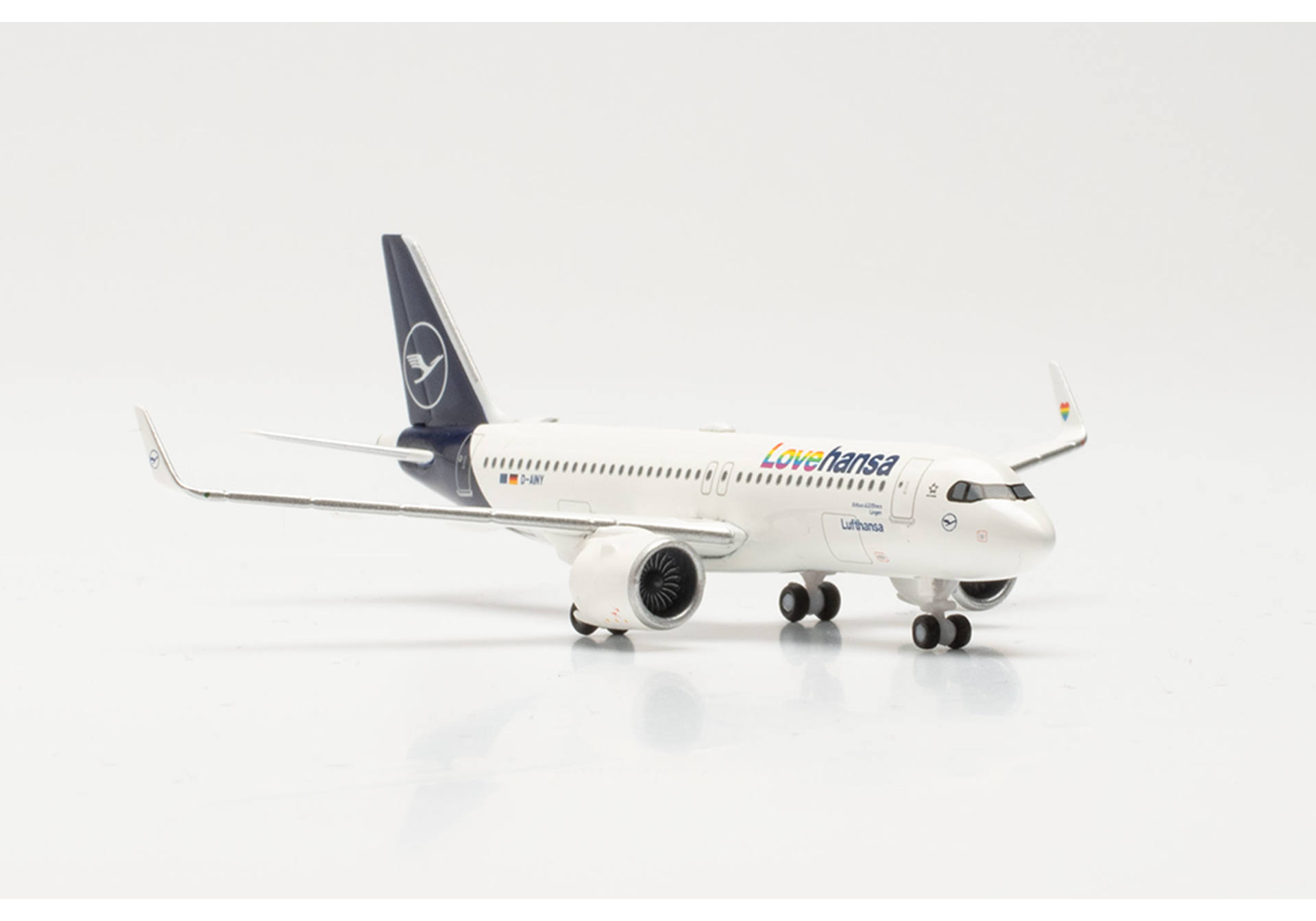 Lufthansa Airbus A320neo "Lovehansa" – D-AINY "Lingen"