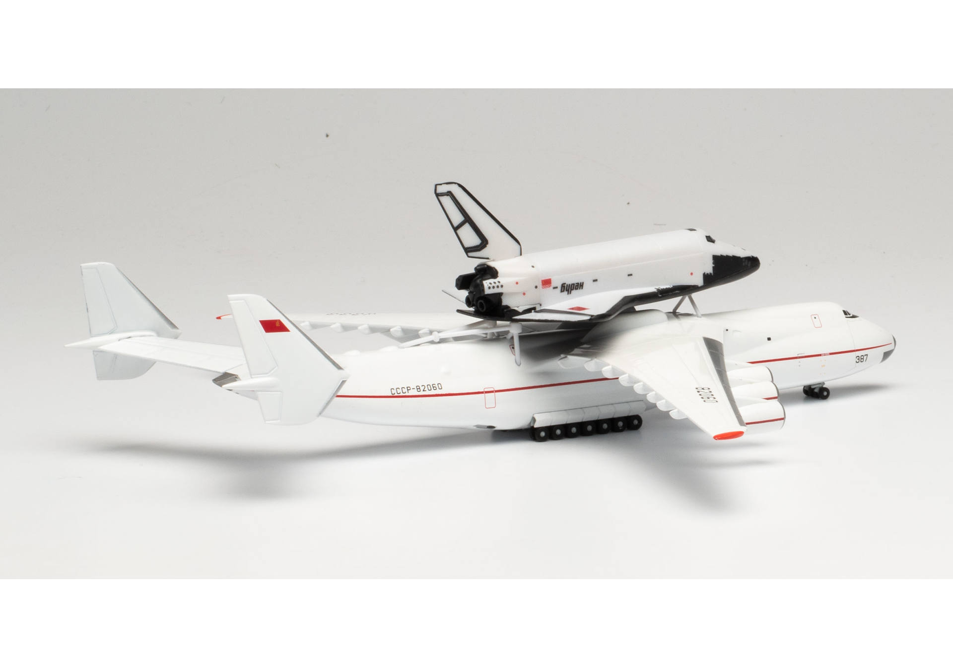 Antonov AN-225 Mriya & RKK Energiya Buran Space Orbiter (OK-1.01) Set - CCCP-82060