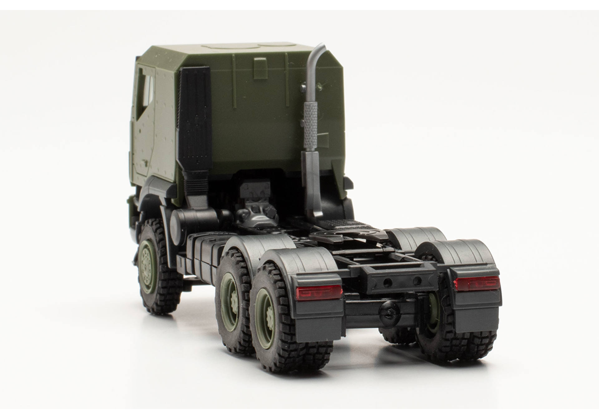 Iveco Trakker protected 6×6 tractor unit „Bundeswehr"