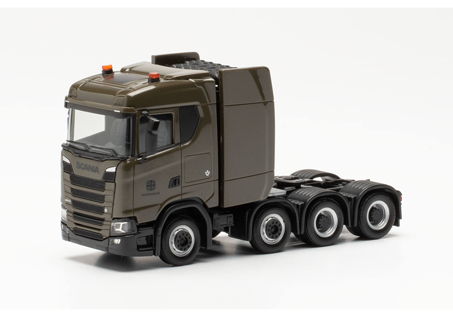 Scania CS 20 low roof heavy duty tractor Bundeswehr