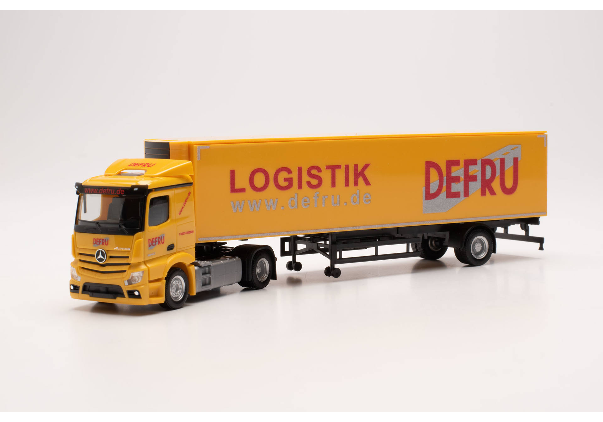 Mercedes-Benz Kühlkoffer-Sattelzug "DEFRU"