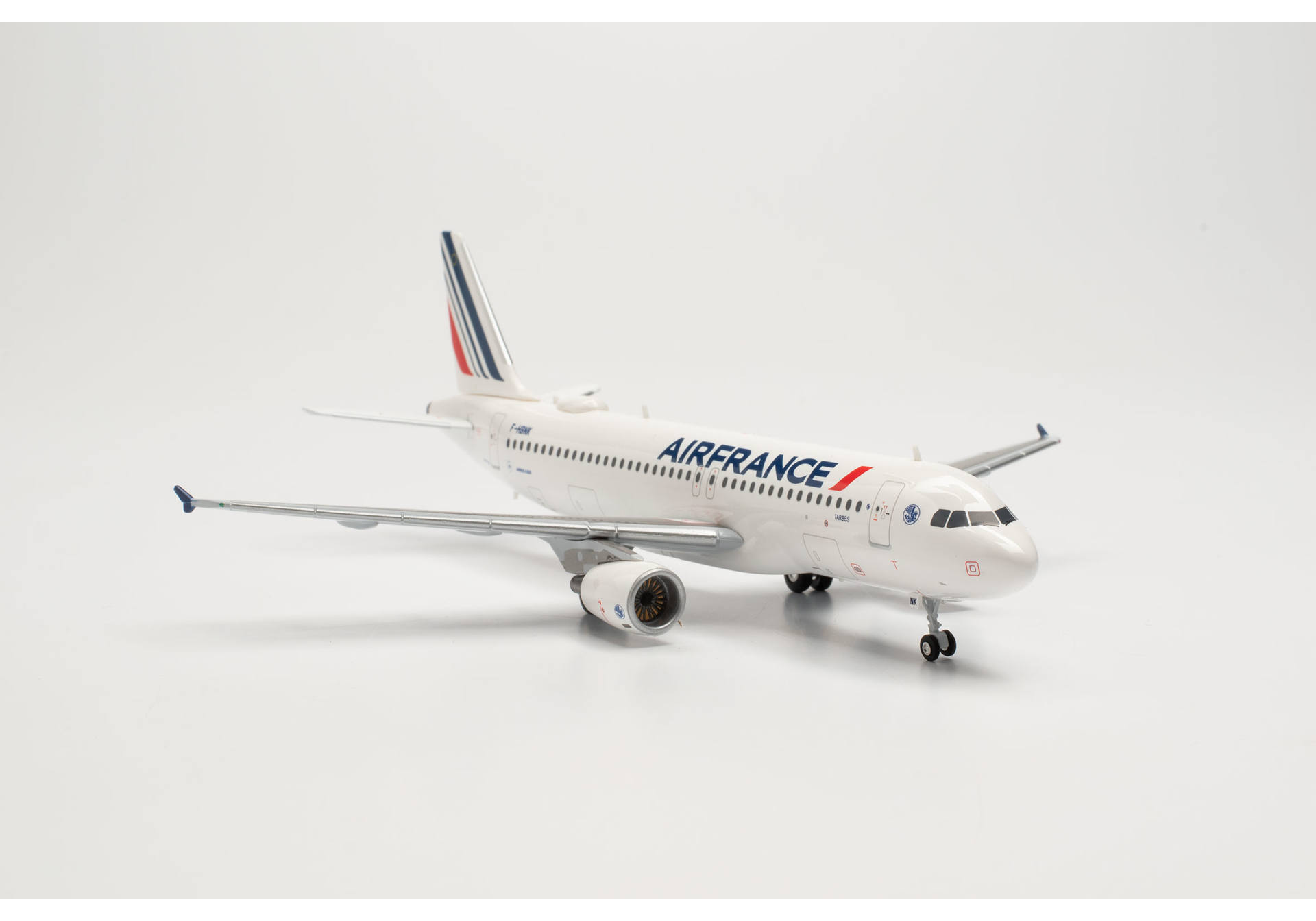 Air France Airbus A320 – new 2021 livery – F-HBNK “Tarbes”