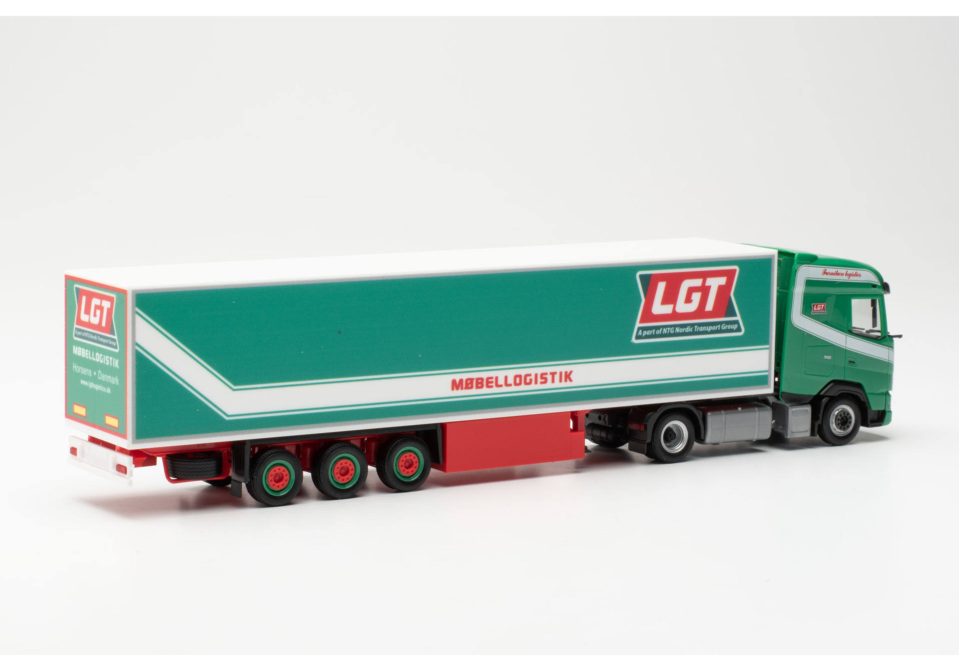 DAF XG box semitrailer "LGT Logistics AS" (Denmark/Horsens)