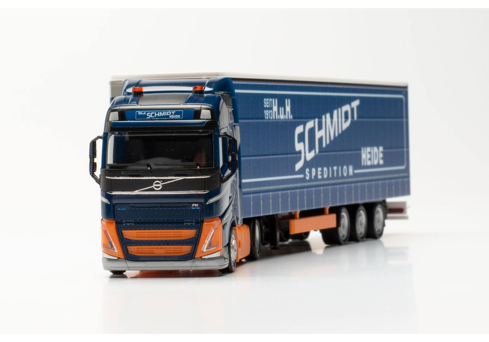 Volvo FH GL 2020 Lowliner-Sattelzug „Schmidt Heide"