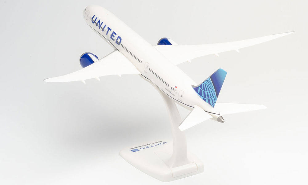 United Airlines Boeing 787-9 Dreamliner - new colors