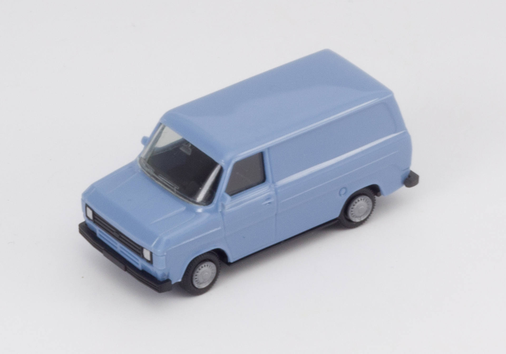 Ford Transit box-type - pastel blue