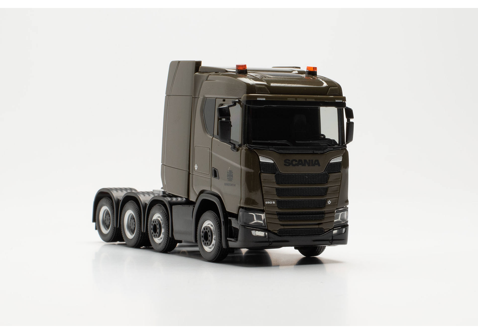 Scania CS 20 low roof heavy duty tractor Bundeswehr