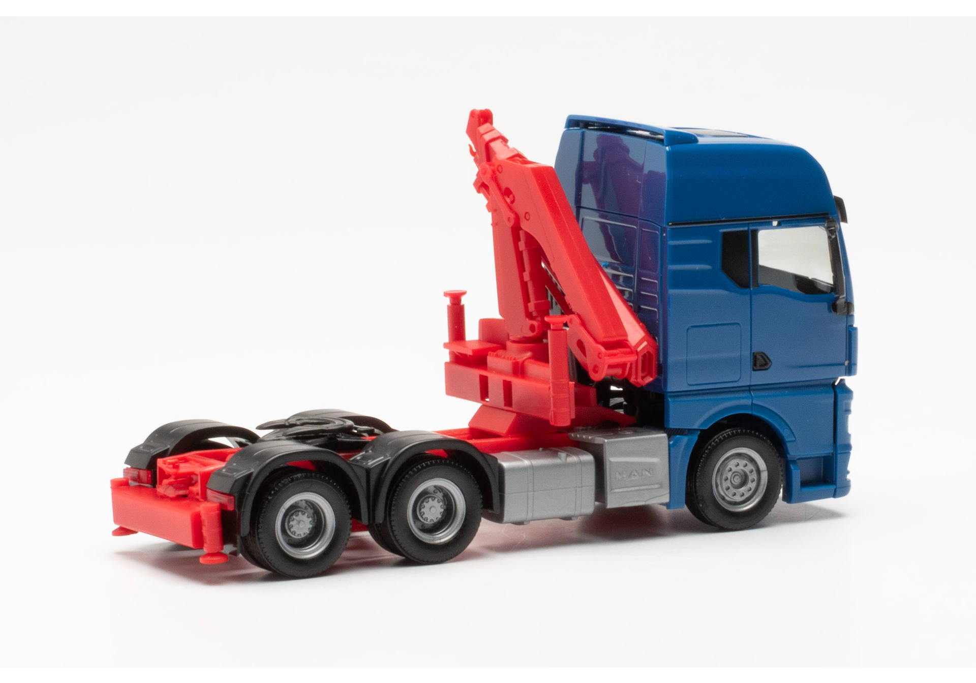 MAN TGX GX 6x4 rigid tractor with crane, blue
