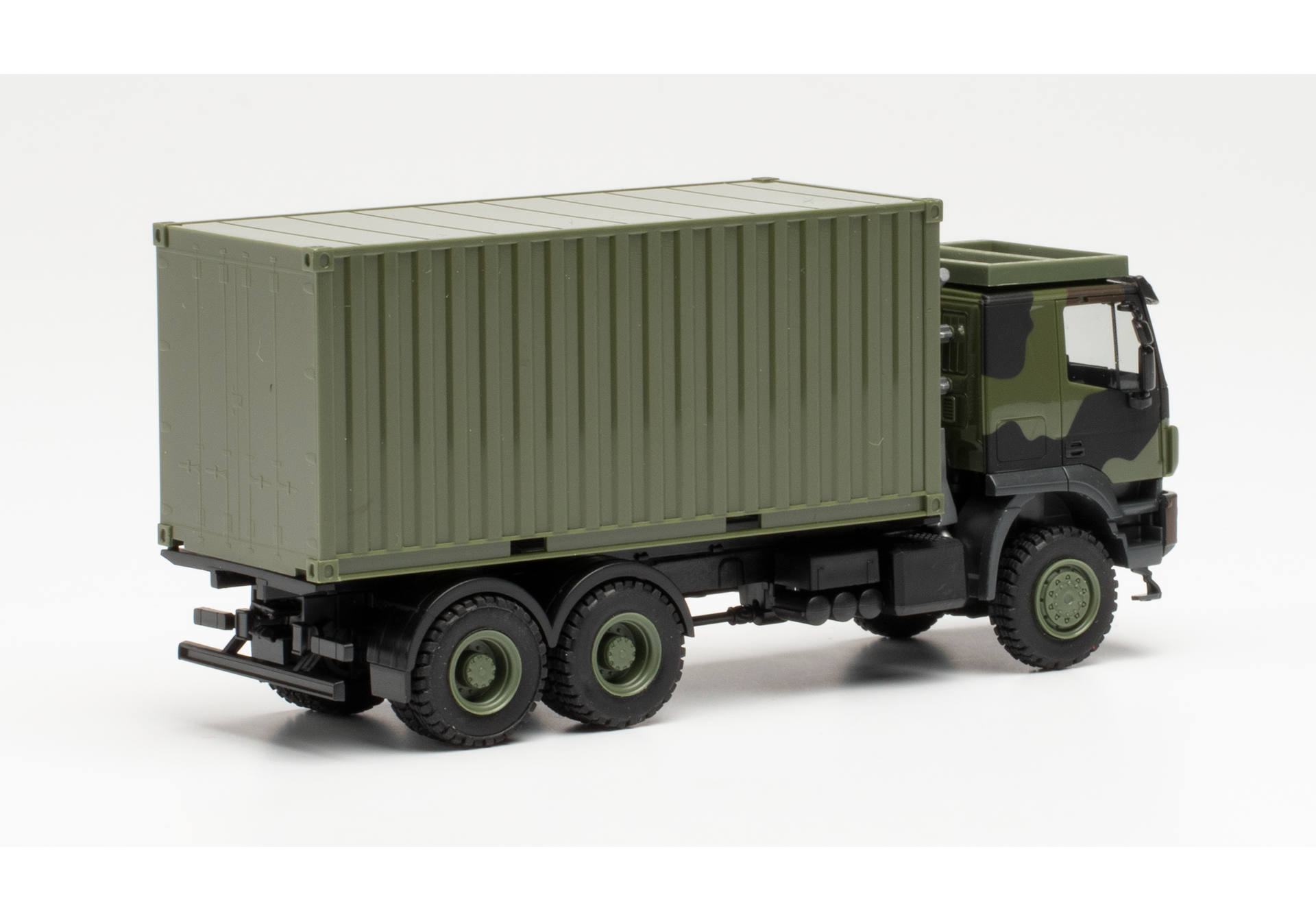 Iveco Trakker 6x6 mit 20 ft. Container Flecktarndesign "Bundeswehr"
