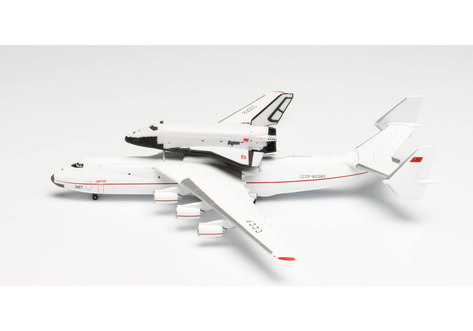 Antonov AN-225 Mriya & RKK Energiya Buran Space Orbiter (OK-1.01) Set - CCCP-82060