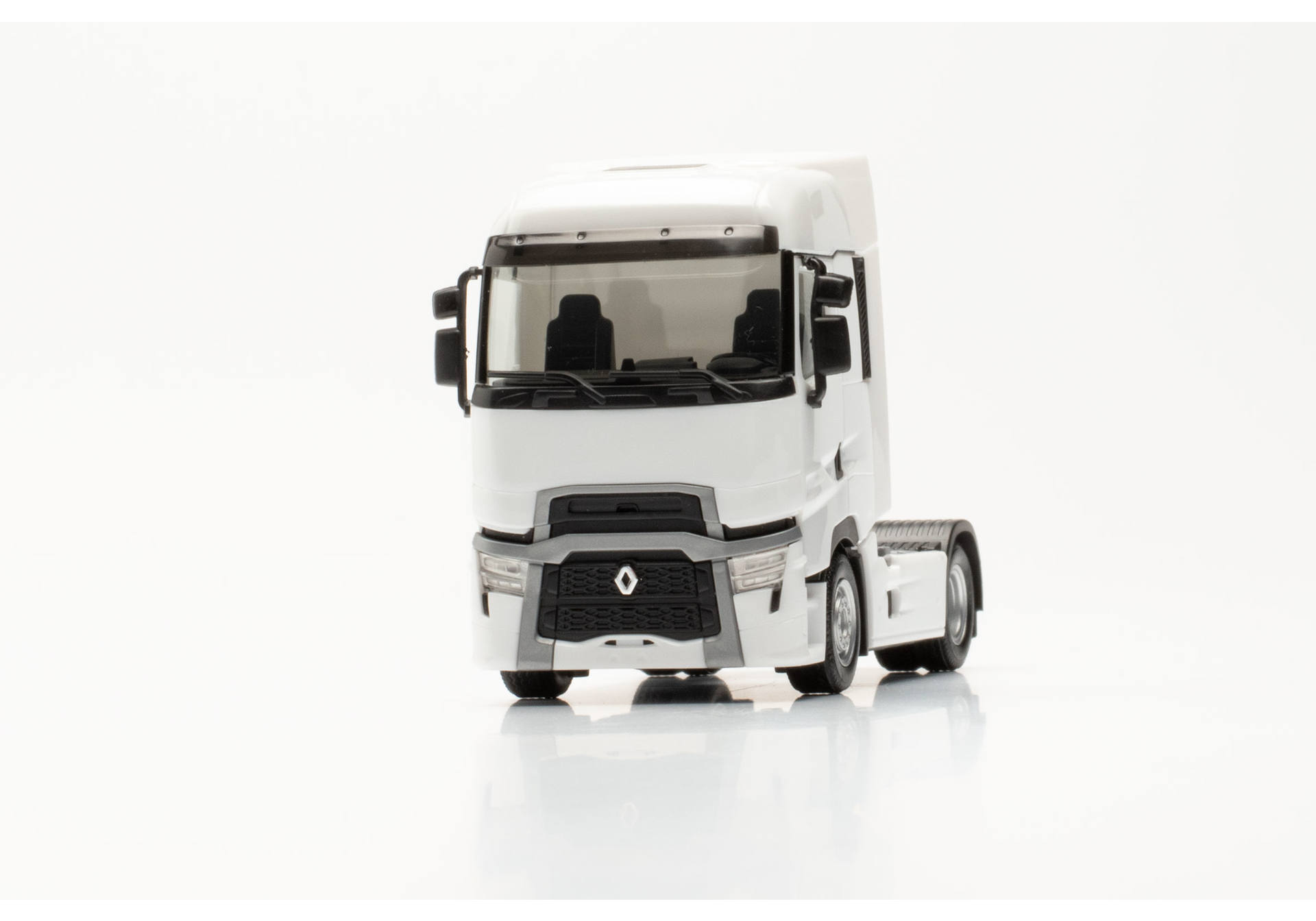 Renault T facelift tractor, white