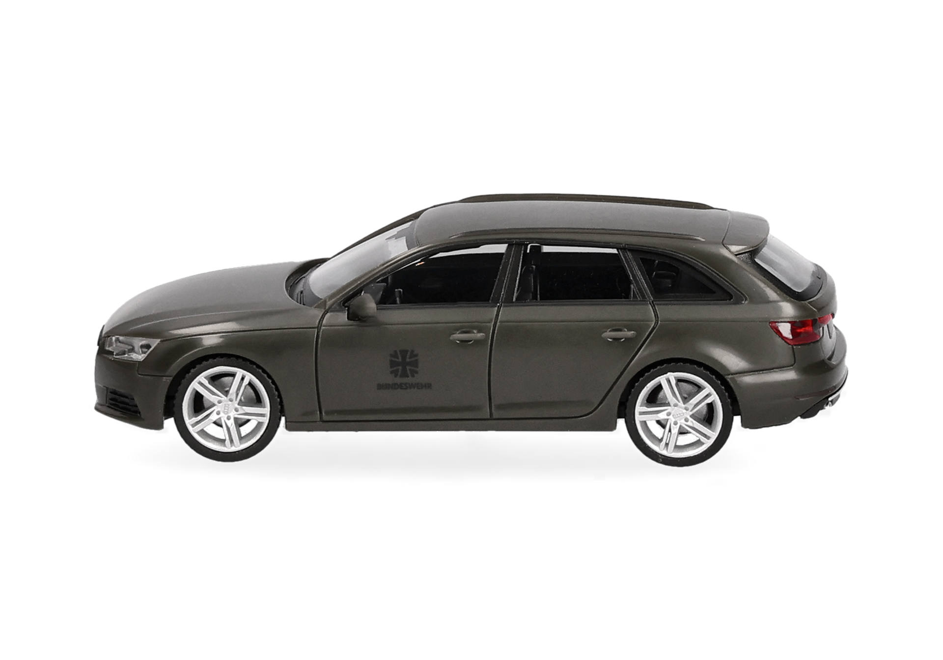 Audi A4 Avant "Bundeswehr Fuhrpark", mattoliv