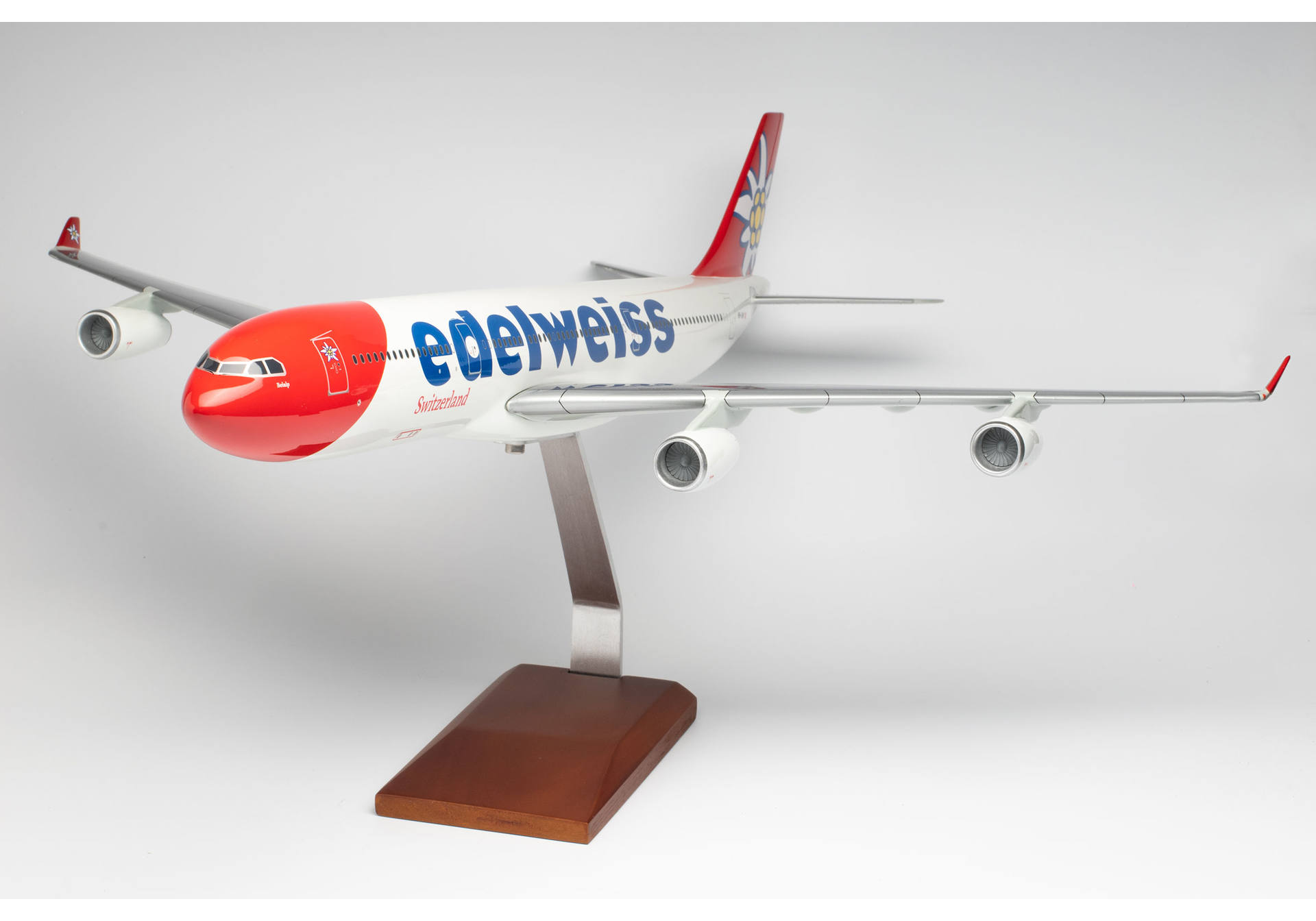 Handcrafted Model „Edelweiss A340“