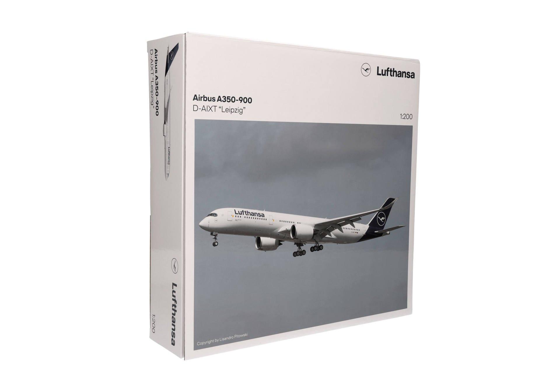 Lufthansa Airbus A350-900 – D-AIXT “Leipzig”