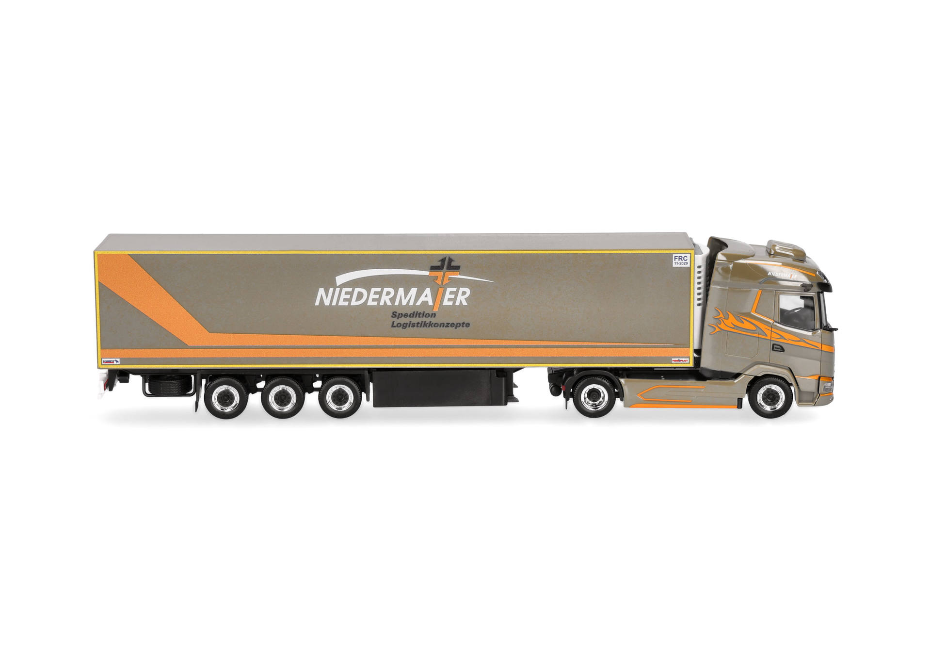 DAF XG refrigerated box semitrailer truck "Niedermaier" (Bavaria/Landau an der Isar)