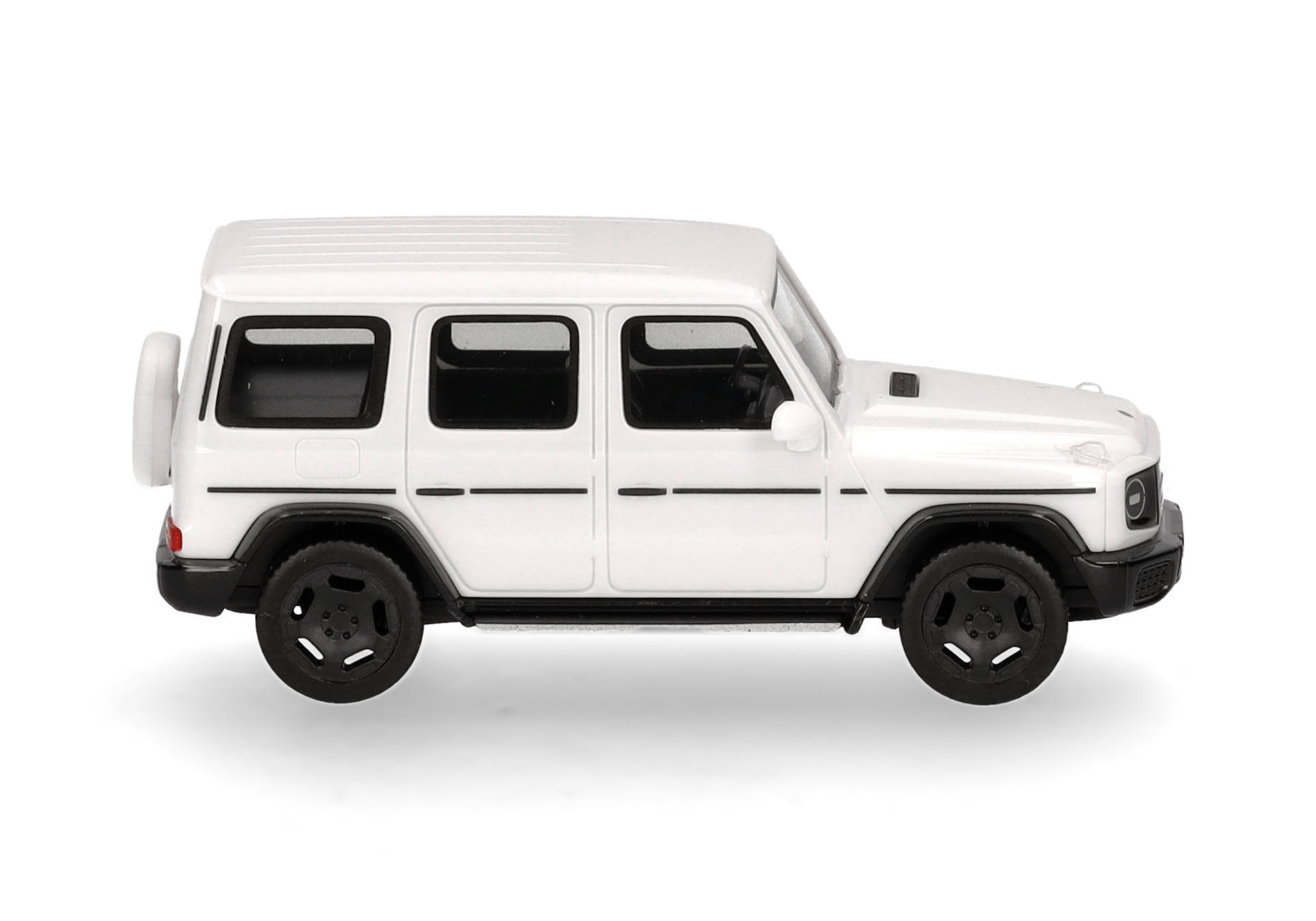 Mercedes-Benz G580 with EQ-technology, white