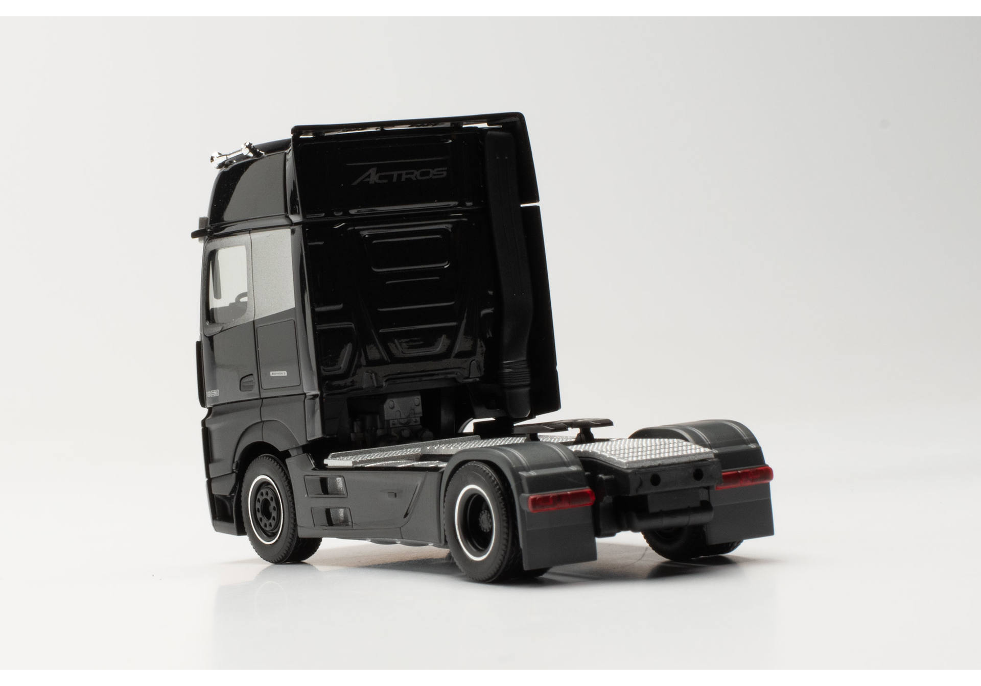 Mercedes-Benz Actros Gigaspace Zugmaschine "Edition 3", schwarz